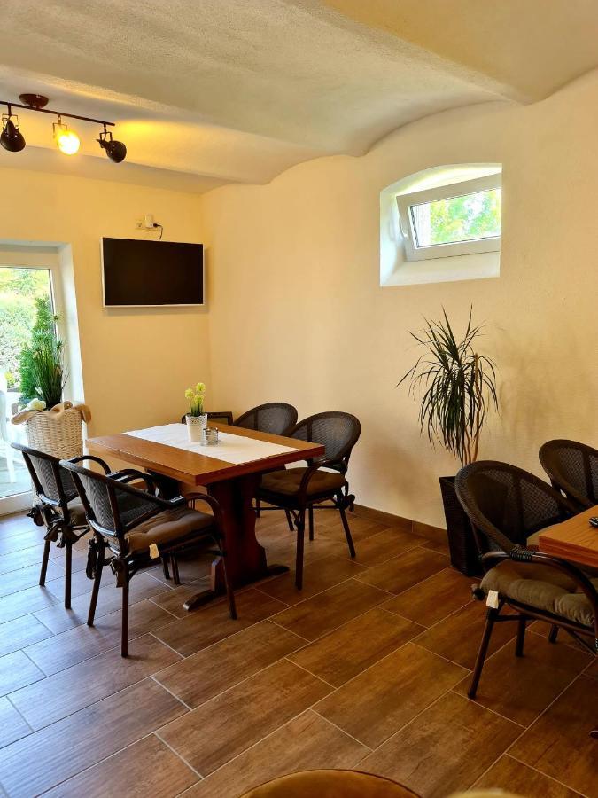 Pension Villaggio Mertesheim Екстериор снимка